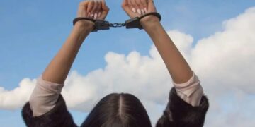 Bareilly woman threatens man