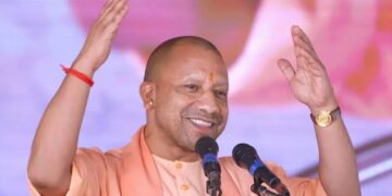 Scholarship Distribution: C M योगी का बड़ा ऐलान,दिवाली से पहले ही नवरात्रि में विद्यार्थियों को दे दिया कौन सा तोहफ़ा