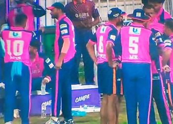 सुपर ओवर में कानपुर सुपरस्टार्स ने बनाया 1 रन, गोरखपुर लॉयंस ने जीता मैच और लीग से बाहर हुई रिजवी की टीम