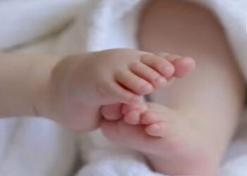 मां-बाप ने एक मजबूरी के चलते 10 महीने के बच्चे को 50 हज़ार में बेचा, खबर मिलते ही सीएम ने लिया एक्शन