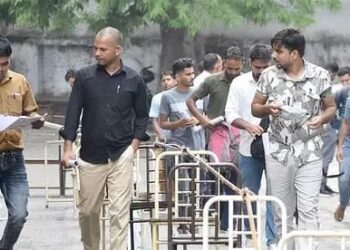 UP PET Exam 2025: प्रदेश की सबसे बड़ी प्रतियोगी परीक्षा में कितने अभ्यर्थी होंगे शामिल, 48 जिलों में 1479 केंद्र, कड़े सुरक्षा के इंतजाम