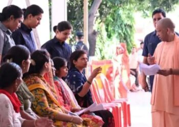 CM Yogi Big Announcement: अब कोई नहीं रहेगा बेरोजगार,यूपी के हर जिले में बनेगा 100 एकड़ जमीन पर “रोजगार ज़ोन”