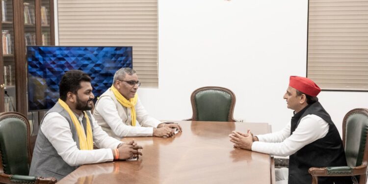 Akhilesh Yadav, Om Prakash Rajbhar