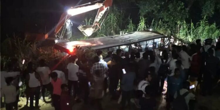 Lucknow Road Accident 2025