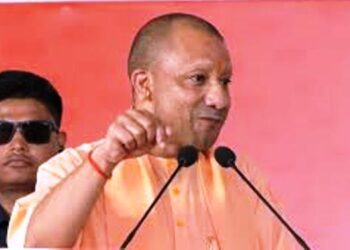 बिहार में गरजे सीएम योगी आदित्यनाथ, कहा, आरजेडी-कांग्रेस वाले बुर्के के नाम पर कर रहे शरारत
