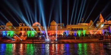 Ayodhya Deepotsav 2025: राम नगरी में जगमगाहट की तैयारियाँ शुरू, घाटों पर जगमगाएंगे लाखों दीप किसको सुंदर और व्यवस्थित बनाने को स्वयंसेवक जुटे