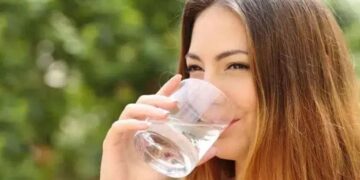 Benefits of Drinking Water: शरीर के लिए पानी क्यों है ज़रूरी जानिए इसको पीने का सही तरीका और फायदे