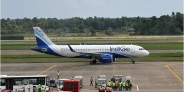 Emergency Landing :Indigo की वाराणसी में क्यों हुई इमरजेंसी लैंडिंग, बड़ा हादसा टला सभी यात्री सुरक्षित