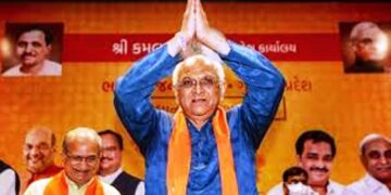 गुजरात में हुआ बड़ा सियासी उलटफेर, भूपेंद्र पटेल की सरकार के सभी मंत्रियों ने मंत्री पद से किया रिजाइन