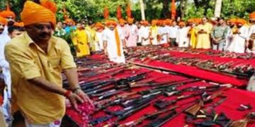 राजा भैया ने ‘स्पेशल 700’ से भानवी सिंह पर किया पलटवार, जानें कहां से आए और किसके हैं ये आधुनिक हथियार