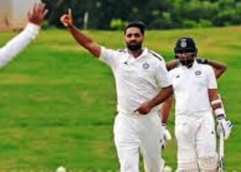 कौन हैं आकिब नबी जिन्होंने 4 गेंद पर 4 विकेट लेकर मचा दी सनसनी, स्पीड-स्विंग को देख फैंस बोले भारत को मिल गया दूसरा ‘जस्सी’