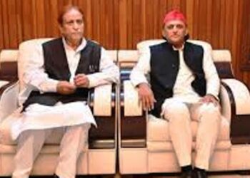 अखिलेश-आजम की मुलाकात के बाद एक्टिव हुए ‘आजमवादी’ कैंडीडेट, इन धुरंधरों के साथ रुचिवीरा की बेटी भी हुई सक्रिय