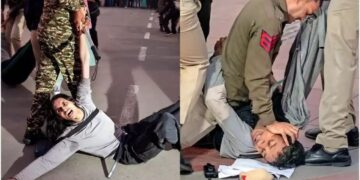 India Gate pollution protest clash