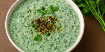 सर्दियों में इम्यूनिटी बढ़ाने वाला बथुआ रायता, विटामिन-A, कैल्शियम और फाइबर से भरपूर यह ग्रीन डिश स्वाद और सेहत दोनों देगी