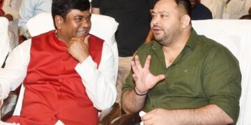 बिहार चुनाव: मुकेश सहनी ने छोड़ा भाई का साथ, RJD को दिया समर्थन