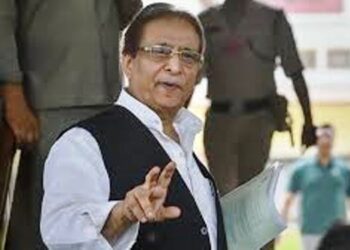 आजम खान ने कैदी वाहन में बैठने से कर दिया इंकार, फिर ऐसे हुए कोर्ट में पेश और जज ने किया बरी