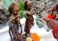 उन्नाव में जमीन से प्रकट हुई राधा-कृष्ण की मूर्ति, सुरक्षा कर रहा था सांप, तभी हुआ ‘चमम्कार’ और मर गया विषैला ‘बेजुबान’