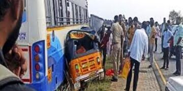 UP News: रोडवेज बस की टक्कर से ऑटो के उड़े परखच्चे, मुरादाबाद सड़क हादसे में 6 लोगों की हुई मौत