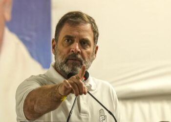 Delhi Air Pollution Protest: स्वच्छ हवा के लिए प्रदर्शन करने वाले हुए गिफ्तार, भड़के राहुल गांधी