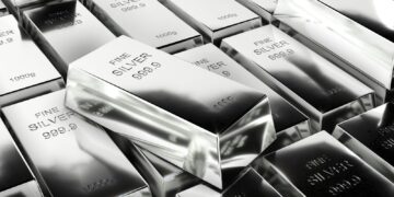 Silver Price Hike: चांदी में आया जोरदार उछाल, क्या 1.70 लाख हो जाएगी कीमत ?