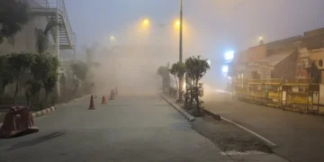 दिल्ली में ठंड और स्मॉग का कहर, हवा की गुणवत्ता गंभीर स्तर पर