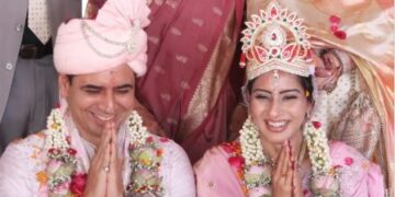 लंबे रिलेशन के बाद टीवी कपल अश्लेषा और संदीप ने की अचानक शादी, सोशल मीडिया पर छाईं तस्वीरें