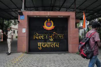 11 वर्षीय लड़की का शव मिला