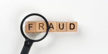 Fraud का नया तरीका बना जांच एजेंसियों के लिए सिरदर्द, कौन सा एआई मॉडल नकली आधार और पैन तैयार करने के कारण विवादों में
