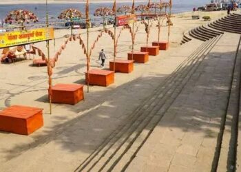 Mahakumbh 2026: प्रयागराज में 71 साल में पहली बार किस रंग में दिखेंगे पांटून पुल, करोड़ों श्रद्धालुओं के स्वागत की तैयारी