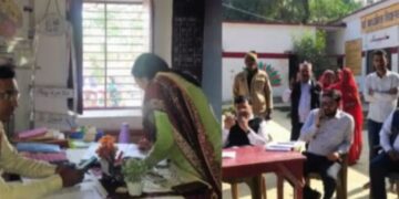 gorakhpur teacher absence issue