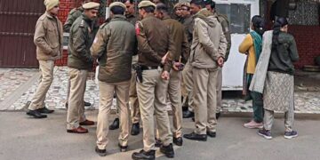 घर में घुसकर 86 वर्षीय महिला से लूट