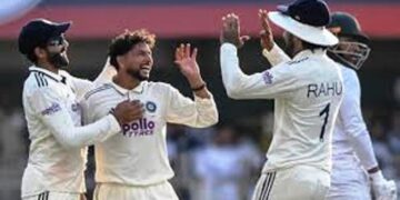 IND vs SA : कुलदीप यादव ने गुवाहाटी टेस्ट में भारत की कराई वापसी, दक्षिण अफ्रीका ने 6 विकेट पर बनाए 247 रन