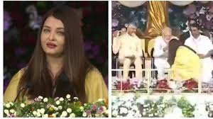 ऐश्वर्या राय ने PM मोदी के छुए पैर, प्यार-धर्म पर दिया भावुक बयान; सत्य साईं बाबा समारोह में भाषण वायरल