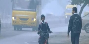 School Closed: उत्तर प्रदेश में बढ़ती ठंड,शीतलहर और घने कोहरे के चलते कई जिलों में स्कूल बंद, मौसम ने बढ़ाई परेशानी
