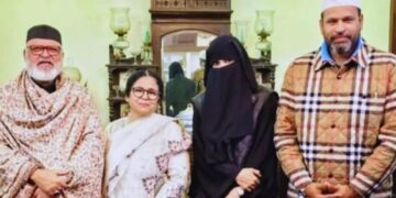 Lucknow Visit: किसने पत्नी संग नवाबी शहर की तहज़ीब को करीब से किया महसूस, कला, संस्कृति और मेहमाननवाज़ी के हुए कायल