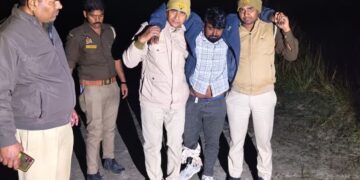 बलिया : फरार गौ-तस्कर एनकाउंटर में घायल मुठभेड़ में गोली खाकर गिरा, पुलिस ने किया काबू