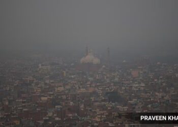 दिल्ली-NCR में हवा फिर ‘गंभीर’ स्तर पर; 39 में से 14 स्टेशनों पर AQI 400 के पार