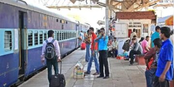 Train Fare : भारतीय रेलवे ने ट्रेन किराया बढ़ाया, आज से लंबी दूरी की रेल यात्रा होगी महंगी, जानिए पूरा असर