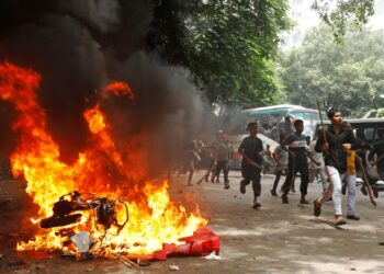 बांग्लादेश हिंसा: ईशनिंदा के आरोप में हिंदू युवक दीपू चंद्र दास की पीट-पीटकर हत्या, शव जला दिया गया