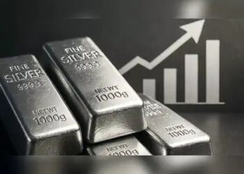 Sliver Price Hike: क्या 2 लाख पर पहुंचेगी चांदी, एक साल में दोगूना हुआ