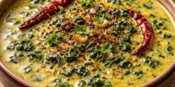 घर पर बनाएं पारंपरिक बथुआ की गाढ़ी कढ़ी, मसालों और ताज़ा पत्तों से बनी यह रेसिपी हर किसी का मन मोह लेगी!