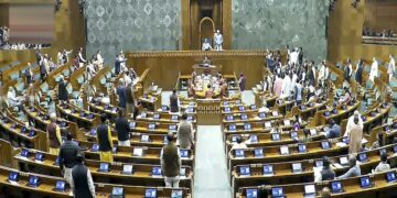 मनरेगा की जगह नया रोजगार बिल लोकसभा से पास, विपक्ष ने पेज फाड़कर हंगामा मचाया