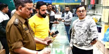 kanpur mobile shop major theft case