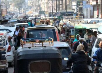 वृंदावन नए साल पर जाम-फ्री: ट्रैफिक एडवाइजरी, 21 पार्किंग और भारी वाहनों पर बैन