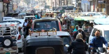 वृंदावन नए साल पर जाम-फ्री: ट्रैफिक एडवाइजरी, 21 पार्किंग और भारी वाहनों पर बैन