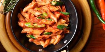 सिर्फ 15 मिनट में बनाएं ऐसा रेड सॉस पास्ता, जिसका स्वाद खाकर बच्चे और बड़े भी मांगेंगे बार-बार; रेस्टोरेंट जैसा फ्लेवर अब घर पर आसान!