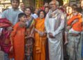 सुपरस्टार रजनीकांत 75वें जन्मदिन के अगले दिन परिवार संग तिरुपति मंदिर पहुंचे, फैंस की भीड़ हुई बेकाबू