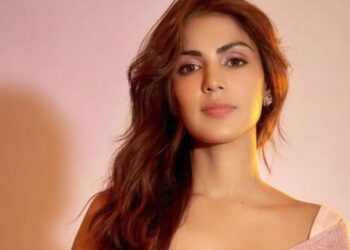 रिया चक्रवर्ती ने एग फ्रीजिंग पर तोड़ी चुप्पी, कहा—बॉडी बच्चे चाहती है, पर दिमाग अभी वक्त नहीं मानता