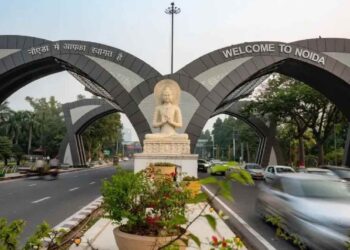 नोएडा मुआवजा घोटाला: 12 से अधिक पूर्व सीईओ–एसीईओ जांच के घेरे में