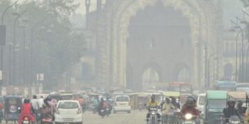 ठंड + प्रदूषण की मार, दोहरी चुनौती से कैसे निकलें सरकार?